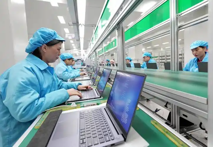 亚星德暖通设备现代化散热器生产制造工厂车间